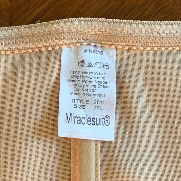 Women Girls Miraclesuit Bodice, 2XL, beige, stretchy, hook & eye closures, Sexy - Picture 5 of 5